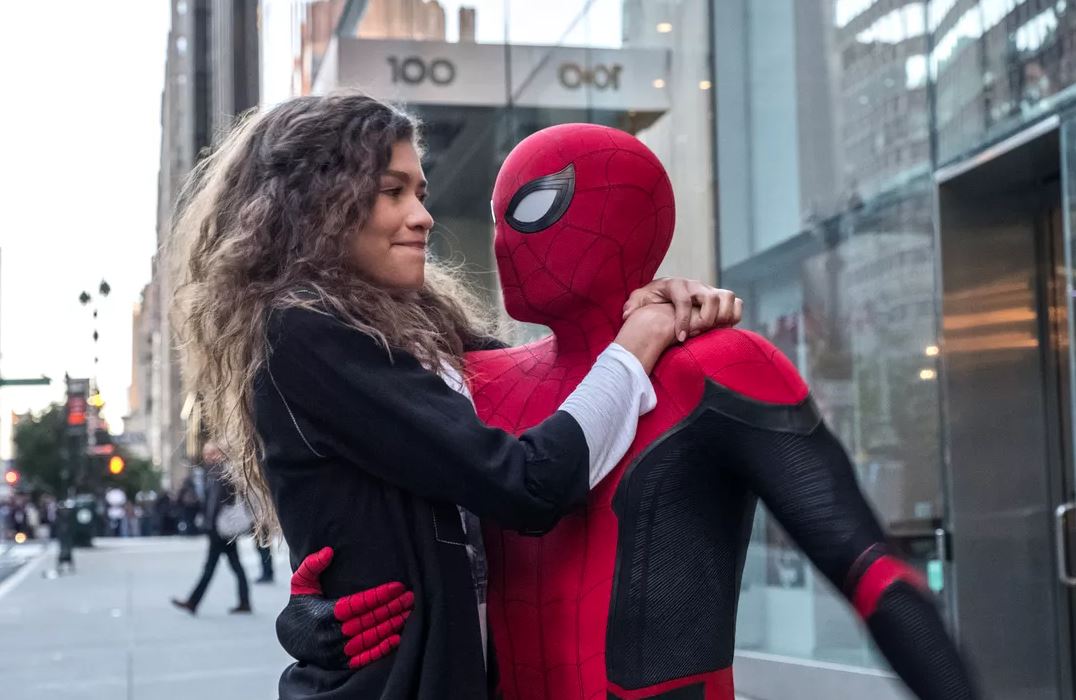 Hollywood Spider Man To Keep Swinging In Marvel S Movie