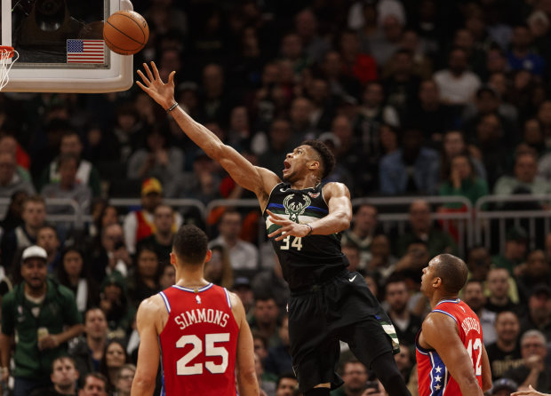 LeBron James recreates Lakers legend Kobe Bryants classic dunk