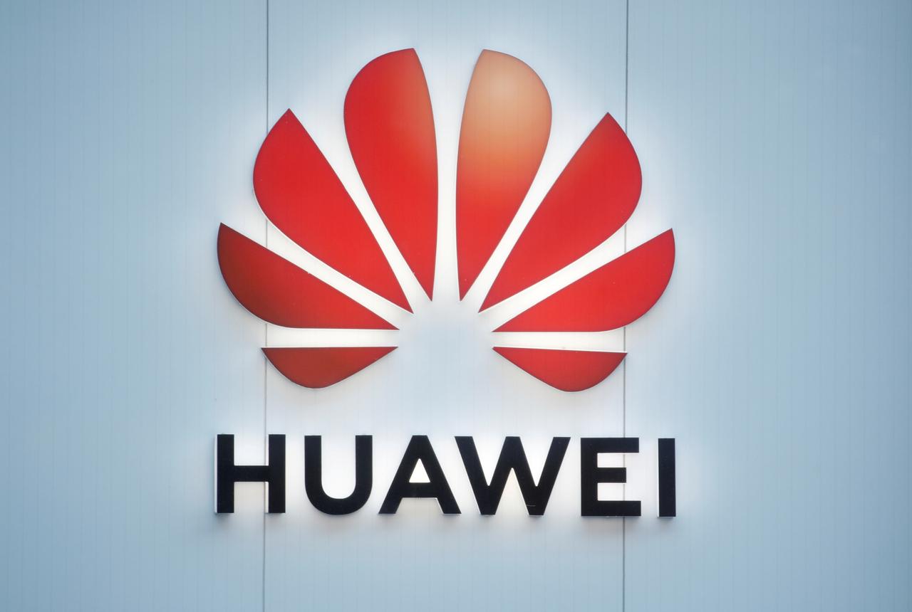 U.S. companies can work with Huawei on 5G standards -Commerce Dept