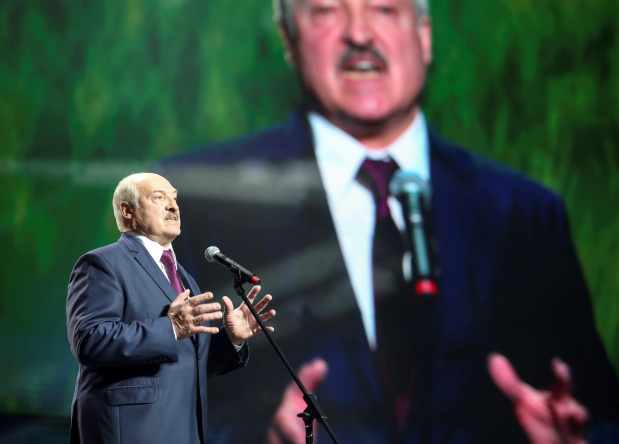 Belarus's Lukashenko holds talks with jailed political rivals
