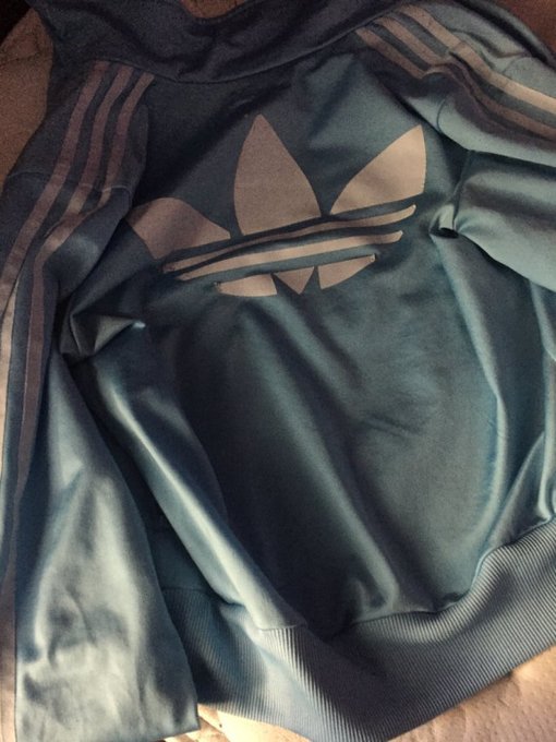 OMG: The 'black-and-blue' dress conundrum is back but this time it's a jacket! OMG: The 'black-and-blue' dress conundrum is back but this time it's a jacket!
