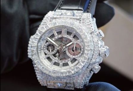 UAE: Mayweather spends $1 million on a diamond watch in Dubai