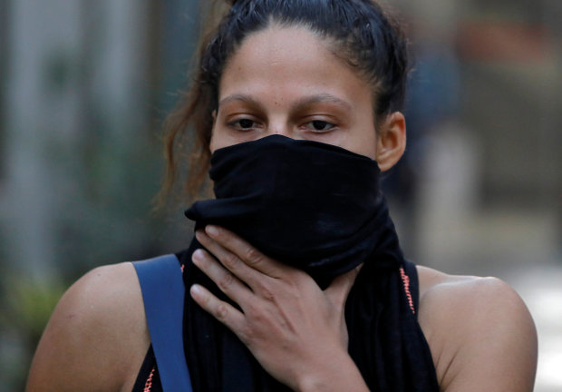 women boxers wear masks, scarves to guard against smog at delhi
