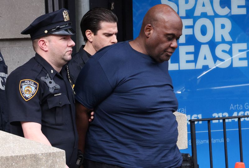 World News: UPDATE- New York subway shooting suspect arrested on mass ...