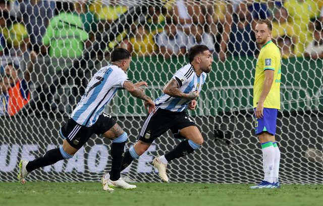 Argentina hand Brazil third straight loss after crowd trouble at Maracana