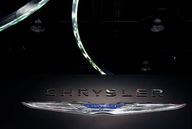 Motoring Chrysler to recall about 286,000 US vehicles over airbag