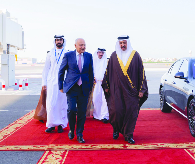 Photo Gallery: Arab League chief arrives