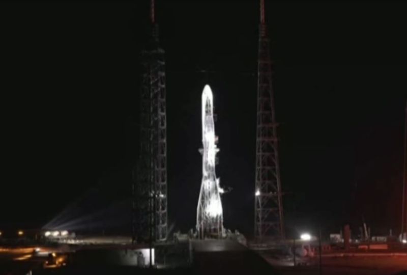 Tech Talk: Bezos' Blue Origin calls off debut New Glenn launch over ...