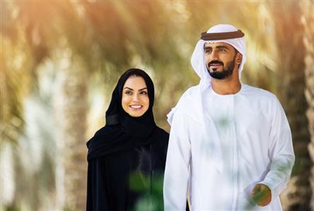UAE bans non-citizens from wearing Emirati clothing...