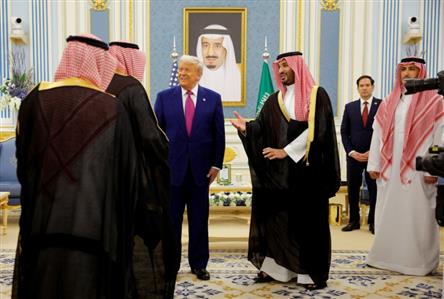 VIDEO: Saudi Arabia's Crown Prince receives...