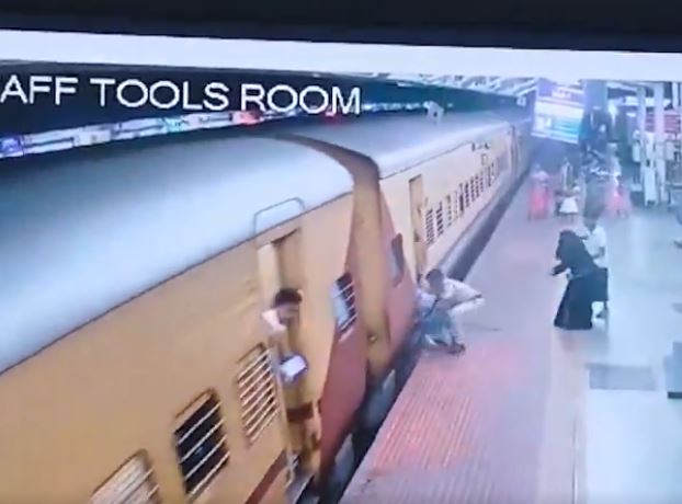 OMG: Policeman saves woman who slips while boarding train in India