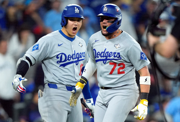 Dodgers rally to beat Blue Jays, repeat as World Series champions