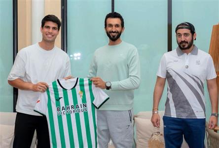 Ace royal gifts for visiting tennis champ