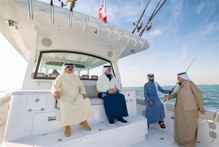 His Majesty takes part in marine sports