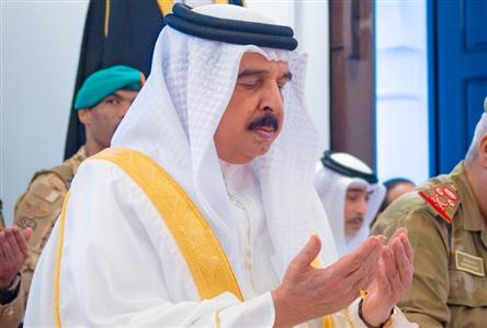 HM King performs Eid Al Fitr prayers