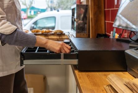 Kuwait bans cash transactions over KD10 for...