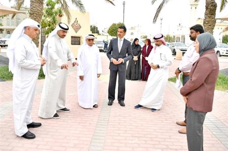 Minister reviews A’ali Promenade development...