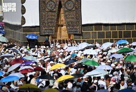 Worshippers complete farewell Tawaf prior to...
