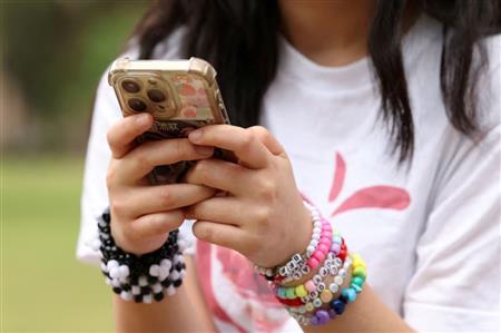 UAE bans social media for children under the...