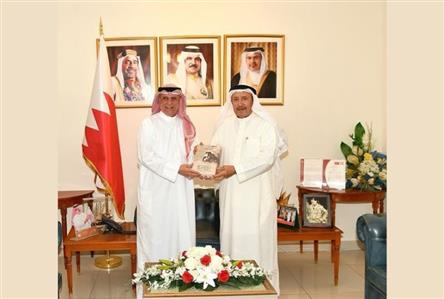 Bahraini writers and researchers praised