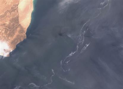 Huge oil slick hitting Oman's shoreline as agencies...