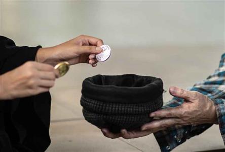 Oman police warn of organised begging networks...