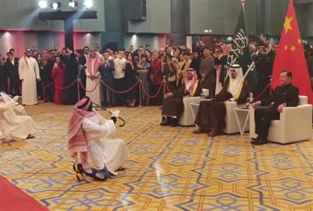 Chinese robots perform traditional Ardah dance...