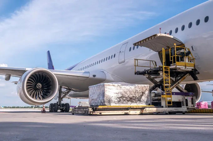 UAE Business: Airfreight tonnage, pricing diverged, as chargeable ...