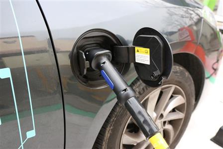 Drivers wanted for electric car trial at airport...