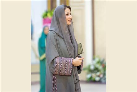 The Honourable Lady addresses message of greetings...