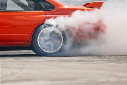 Man arrested in Oman for stunt driving and drifting...