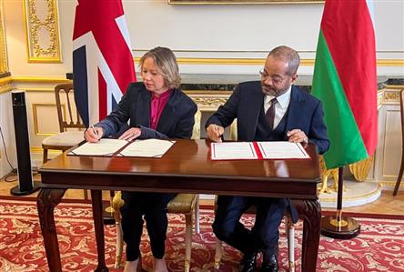 Oman, UK sign two letters of intent in space,...