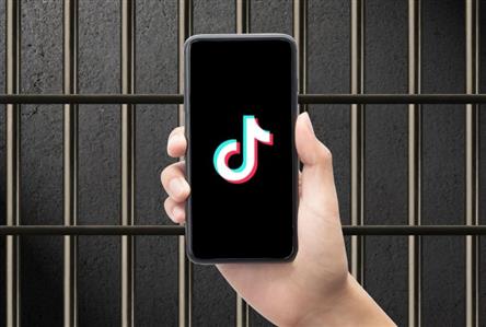 Kuwaiti man jailed and fined KD 10,000 over...