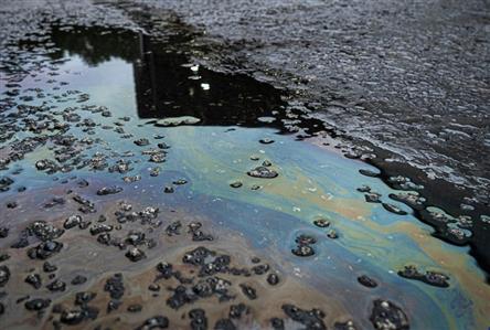 UAE contains GEM NO. 2 oil tanker leak, continues...